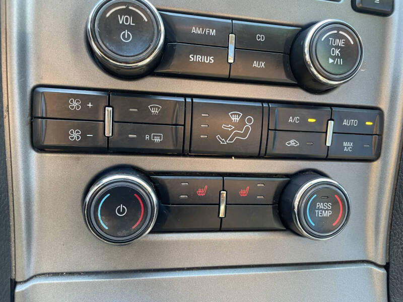 2012 Ford Taurus SEL - Photo 16