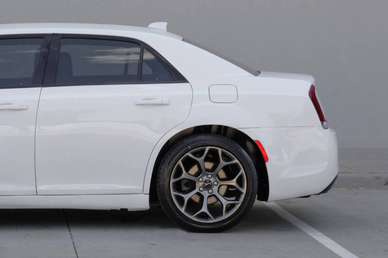 2016 Chrysler 300