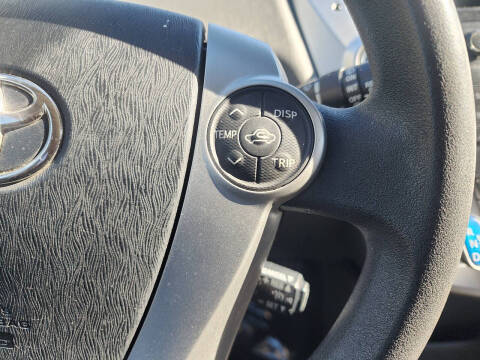 2014 Toyota Prius v Two