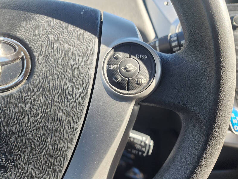 2014 Toyota Prius v Two