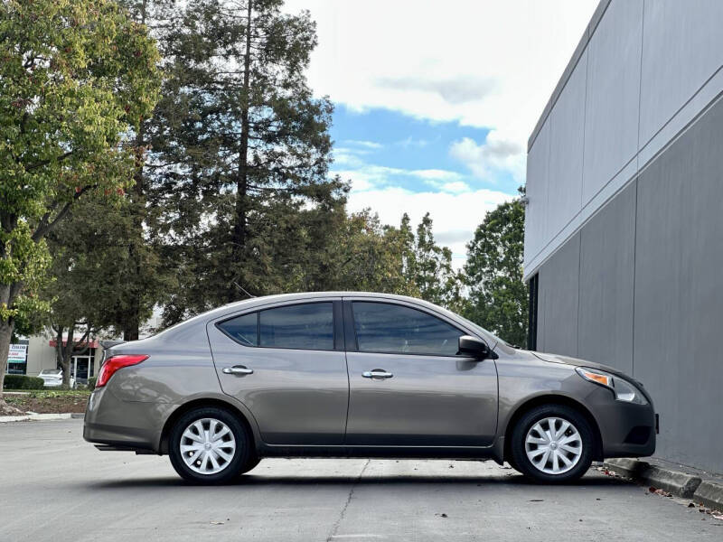 2017 Nissan Versa 1.6 SV