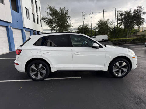 2020 Audi Q5 quattro Titanium Premium 45 TFSI