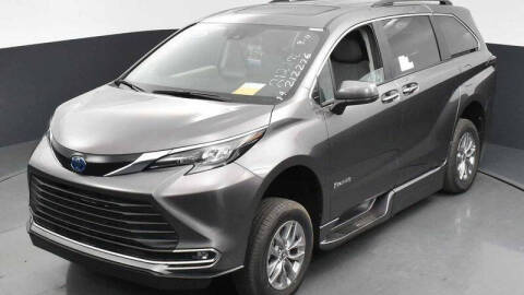 2024 Toyota Sienna XLE 7-Passenger