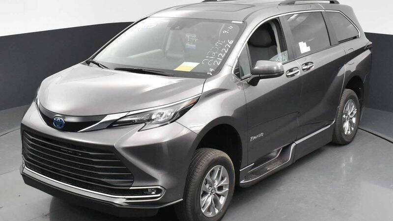 2024 Toyota Sienna XLE 7-Passenger