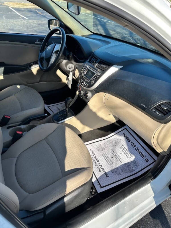 2017 Hyundai Accent SE