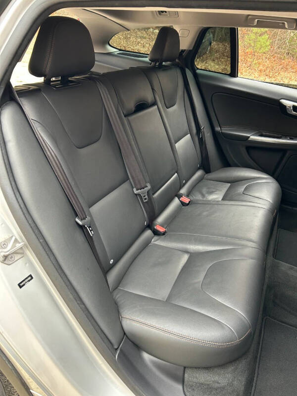 2016 Volvo V60 Cross Country T5