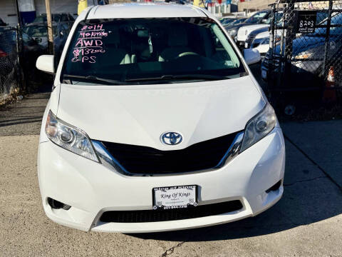 2014 Toyota Sienna LE 7-Passenger