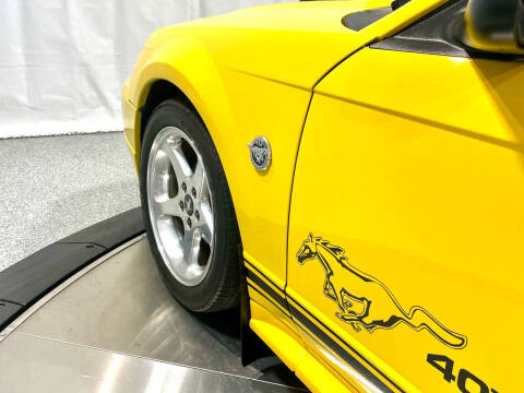 2004 Ford Mustang GT Deluxe