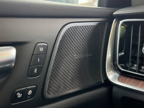 2023 Volvo S60 B5 Ultimate Bright Theme