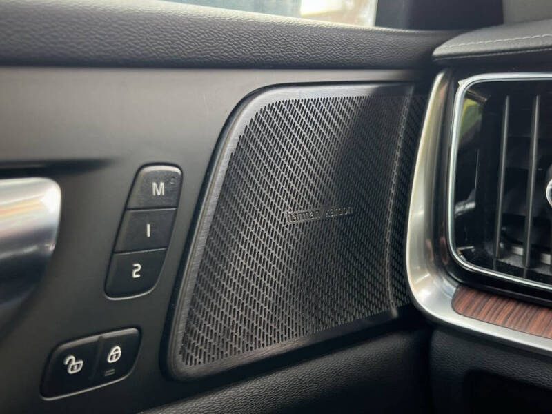 2023 Volvo S60 B5 Ultimate Bright Theme