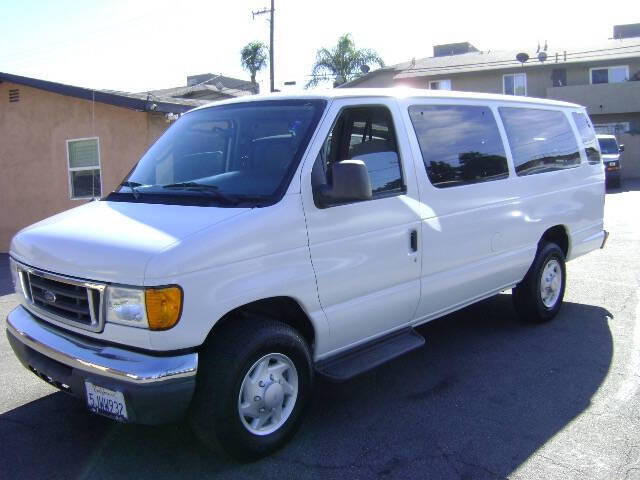 2005 Ford E-Series E-350 SD XLT