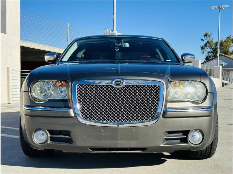 2008 Chrysler 300 C photo 2