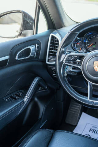 2017 Porsche Cayenne Platinum Edition