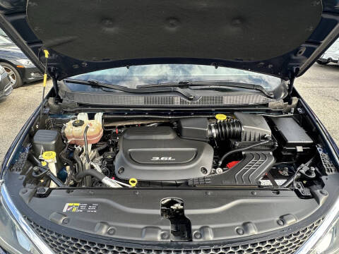 2017 Chrysler Pacifica Touring-L