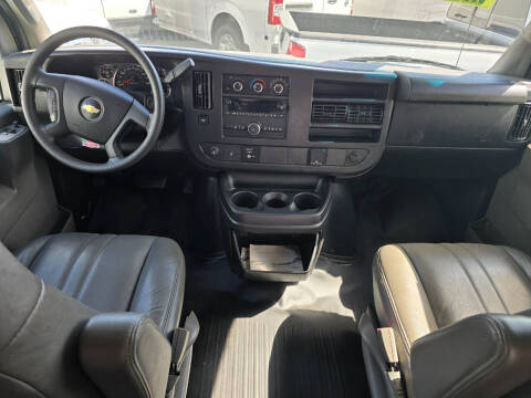 2017 Chevrolet Express 2500