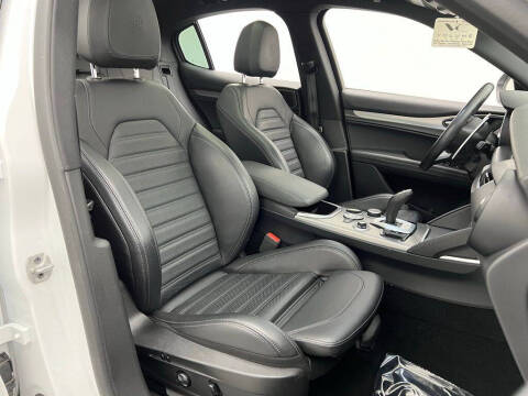 2022 Alfa Romeo Stelvio Veloce