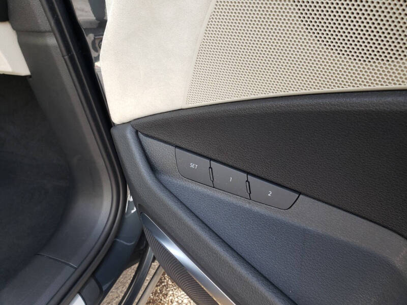 2019 Audi e-tron quattro Prestige