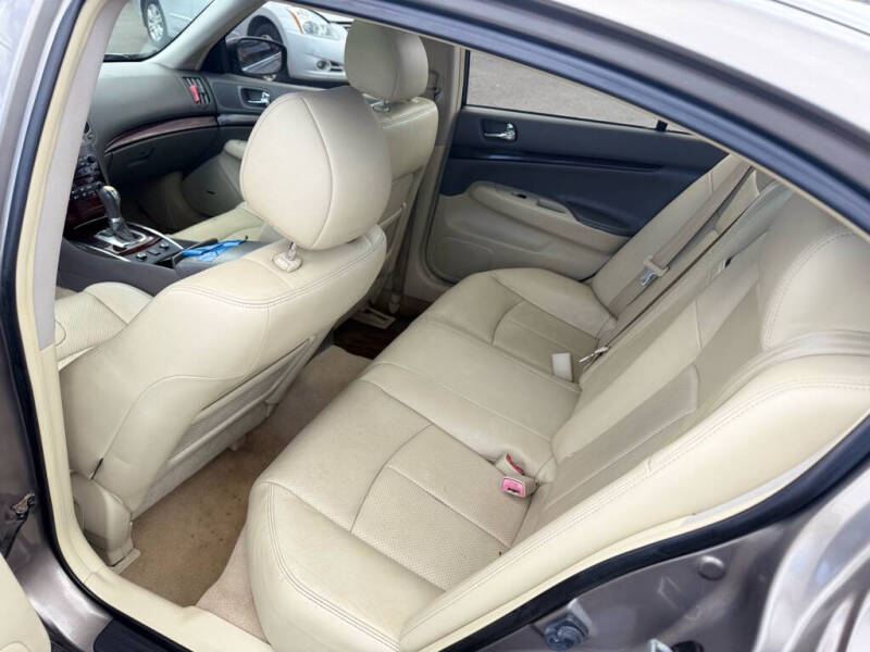 2011 Infiniti G37 Sedan x