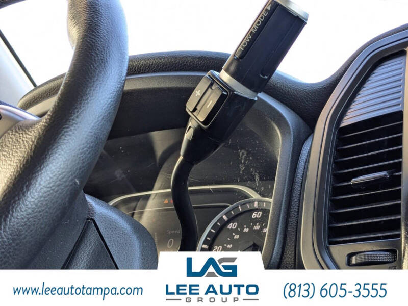 2023 Nissan Titan SV