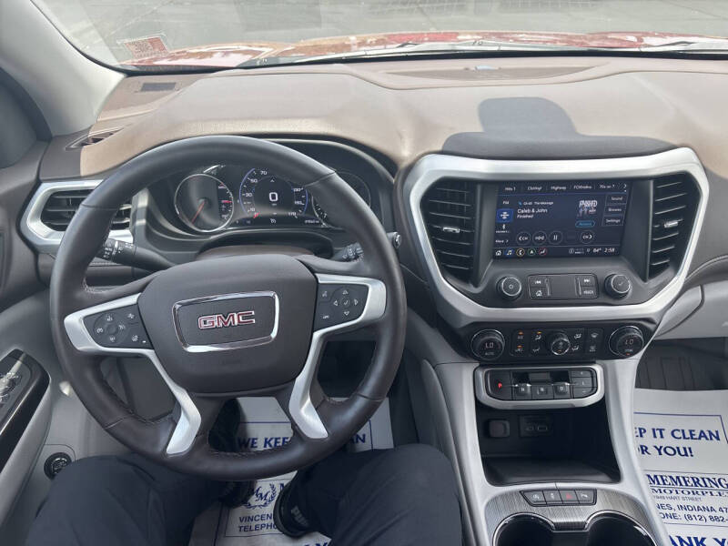 2023 GMC Acadia SLT