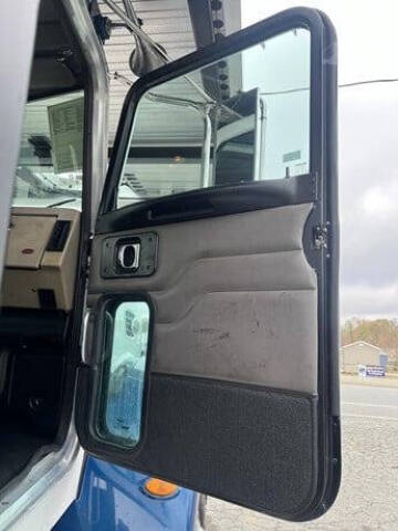 2009 Peterbilt 335