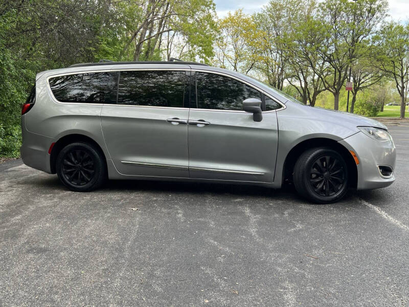 2017 Chrysler Pacifica Touring Plus
