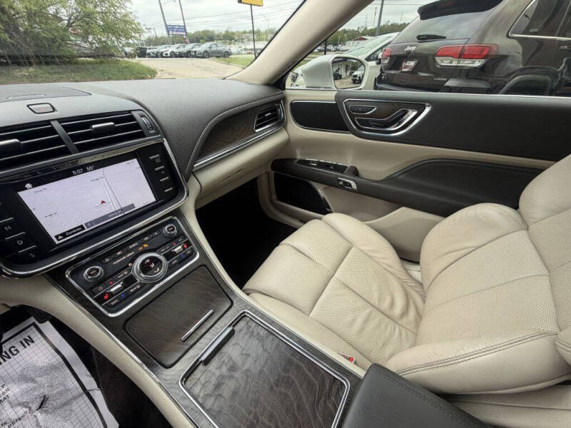 2017 Lincoln Continental Select