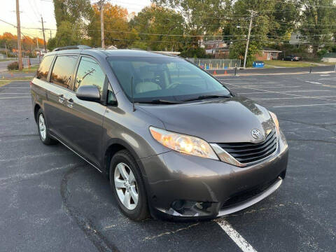 2012 Toyota Sienna for sale at Premium Motors in Saint Louis MO