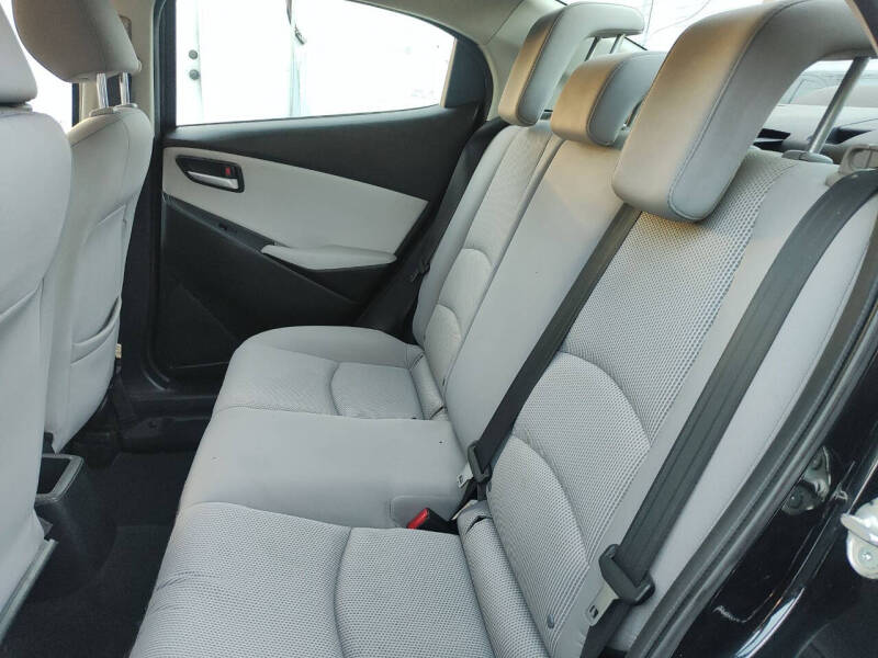 2019 Toyota Yaris LE