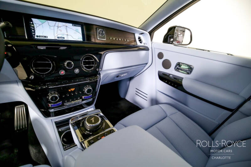 2024 Rolls-Royce Phantom
