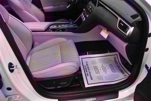 2020 Genesis G70 2.0T