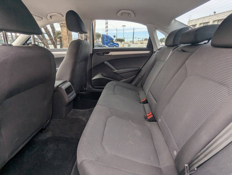 2016 Volkswagen Passat 1.8T S