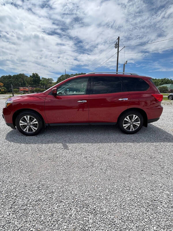 2017 Nissan Pathfinder SV