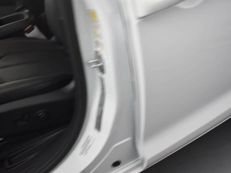 2025 Chrysler Voyager LX