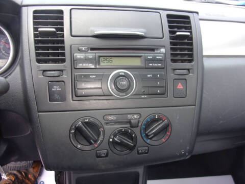 2010 Nissan Versa 1.8 S