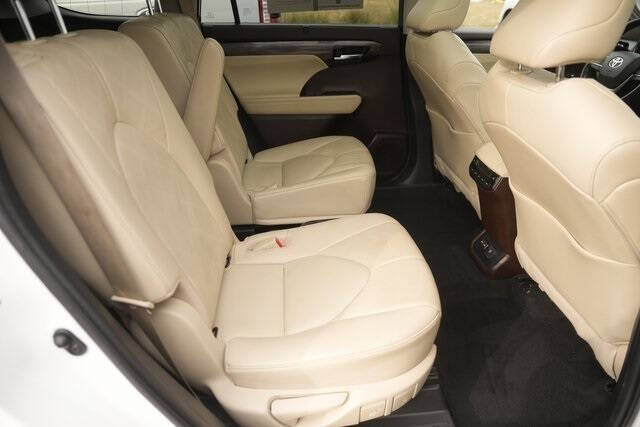 2022 Toyota Highlander Platinum