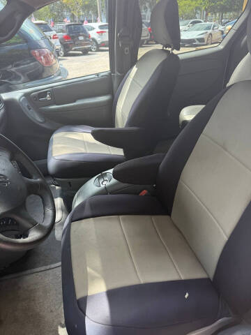 2004 Dodge Grand Caravan SXT