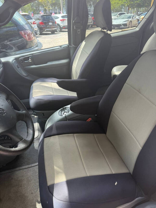 2004 Dodge Grand Caravan SXT