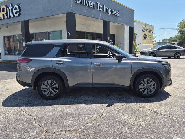2024 Nissan Pathfinder S