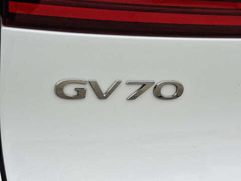 2023 Genesis GV70 2.5T Standard