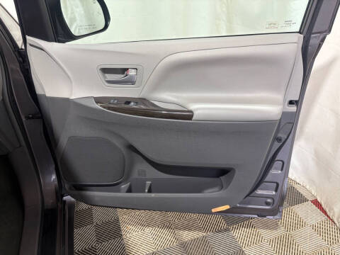 2016 Toyota Sienna XLE 7-Passenger