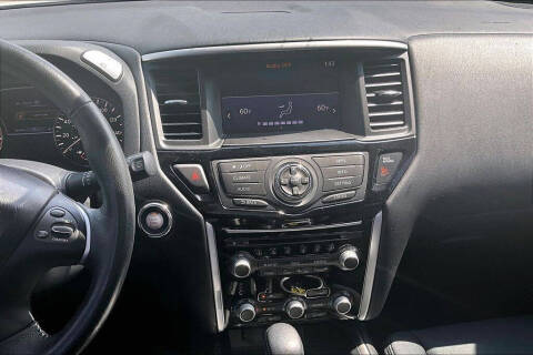 2018 Nissan Pathfinder SV