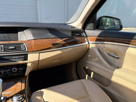 2012 BMW 5 Series 528i xDrive