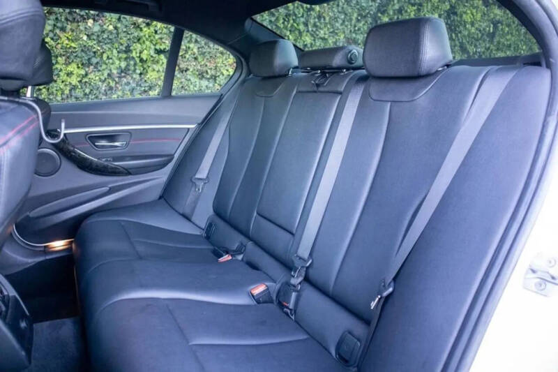 2017 BMW 3 Series 330i