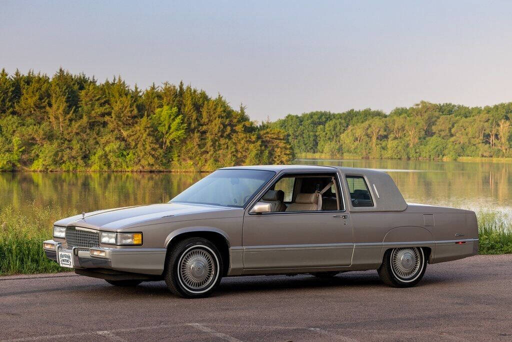 1990 Cadillac Fleetwood For Sale