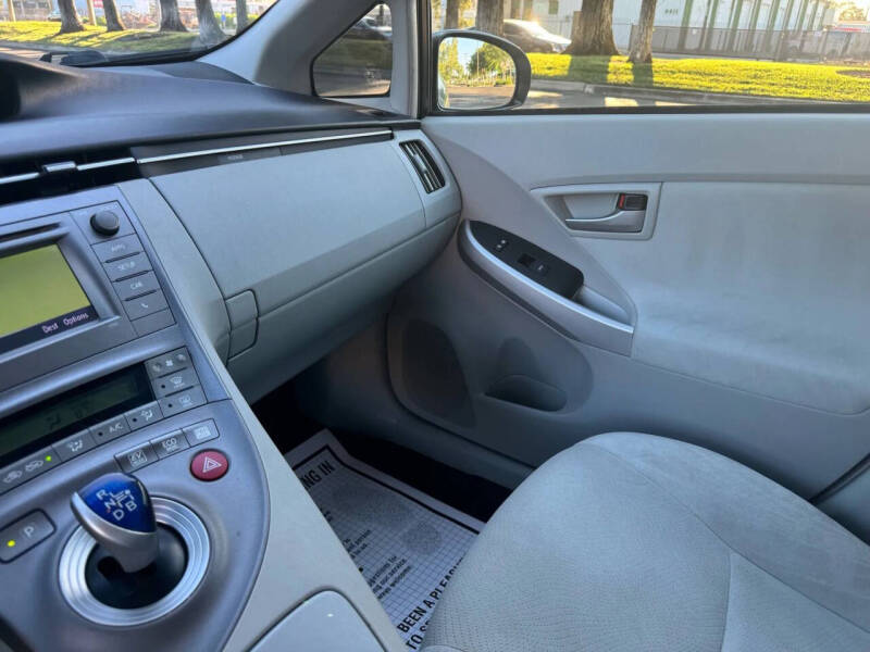 2014 Toyota Prius Two