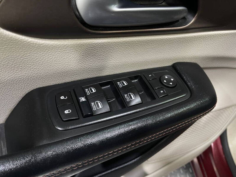 2017 Chrysler Pacifica Touring-L Plus