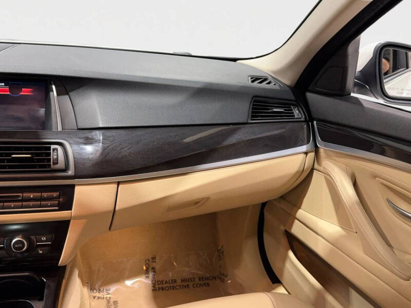 2015 BMW 5 Series 528i