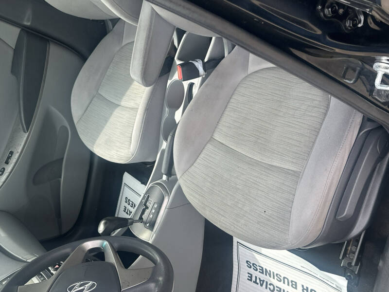 2017 Hyundai Accent SE