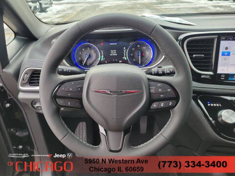 2026 Chrysler Pacifica Select